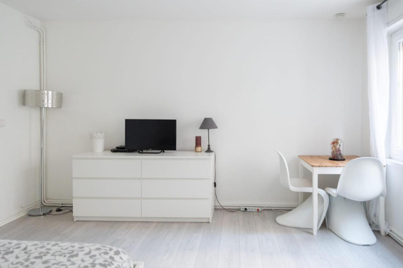 Spacious Studio In The Center Of Montmartre Paris Exterior foto